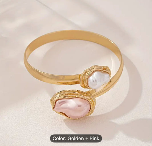 Women Pearls Handcrafted Gold-Plated Armlet Bracelet in Munich