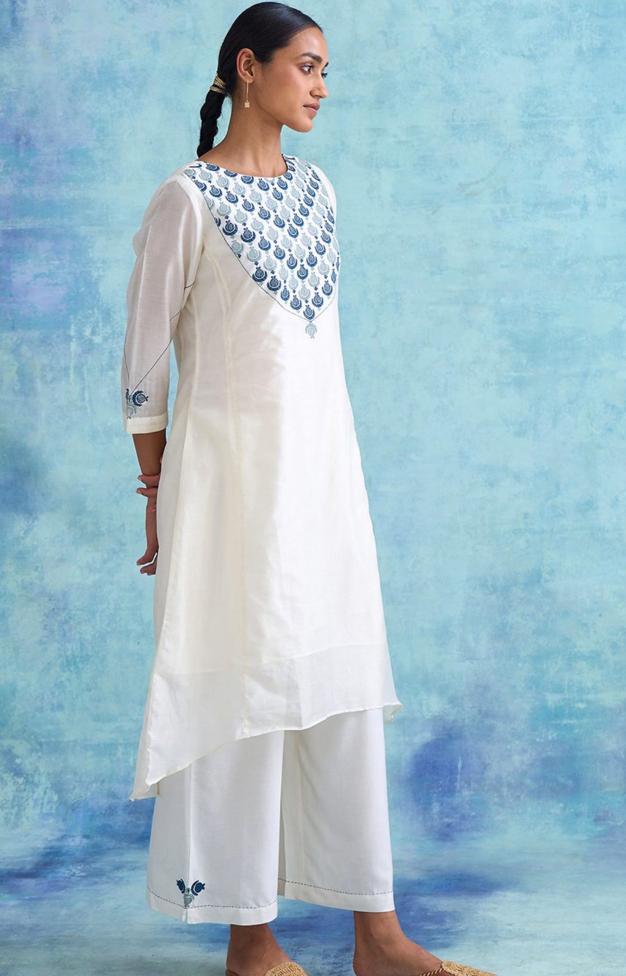 Women Solid Cotton Blend Flared Kurta in Munich