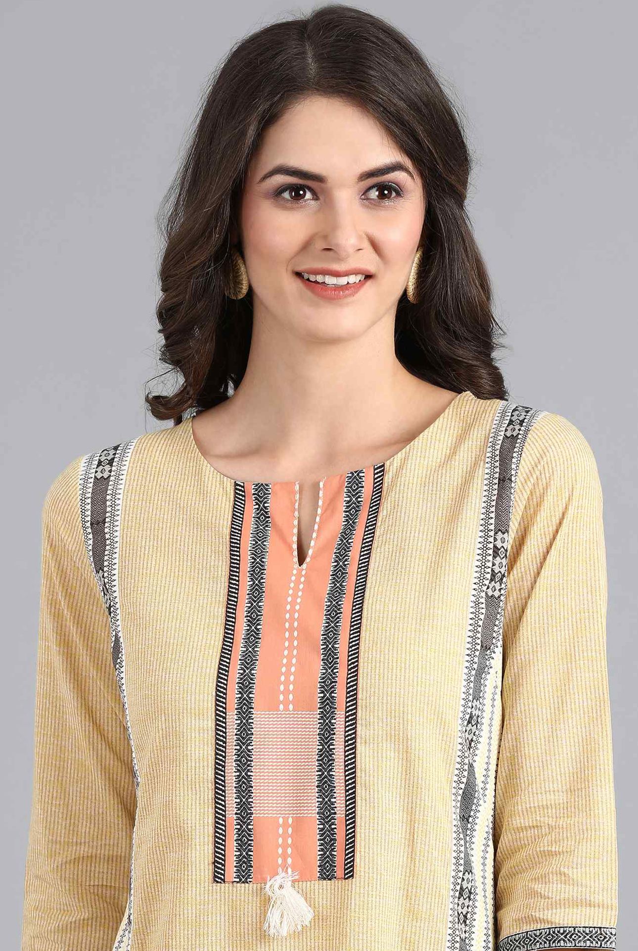 Yellow Round Neck Printed kurta in Germany