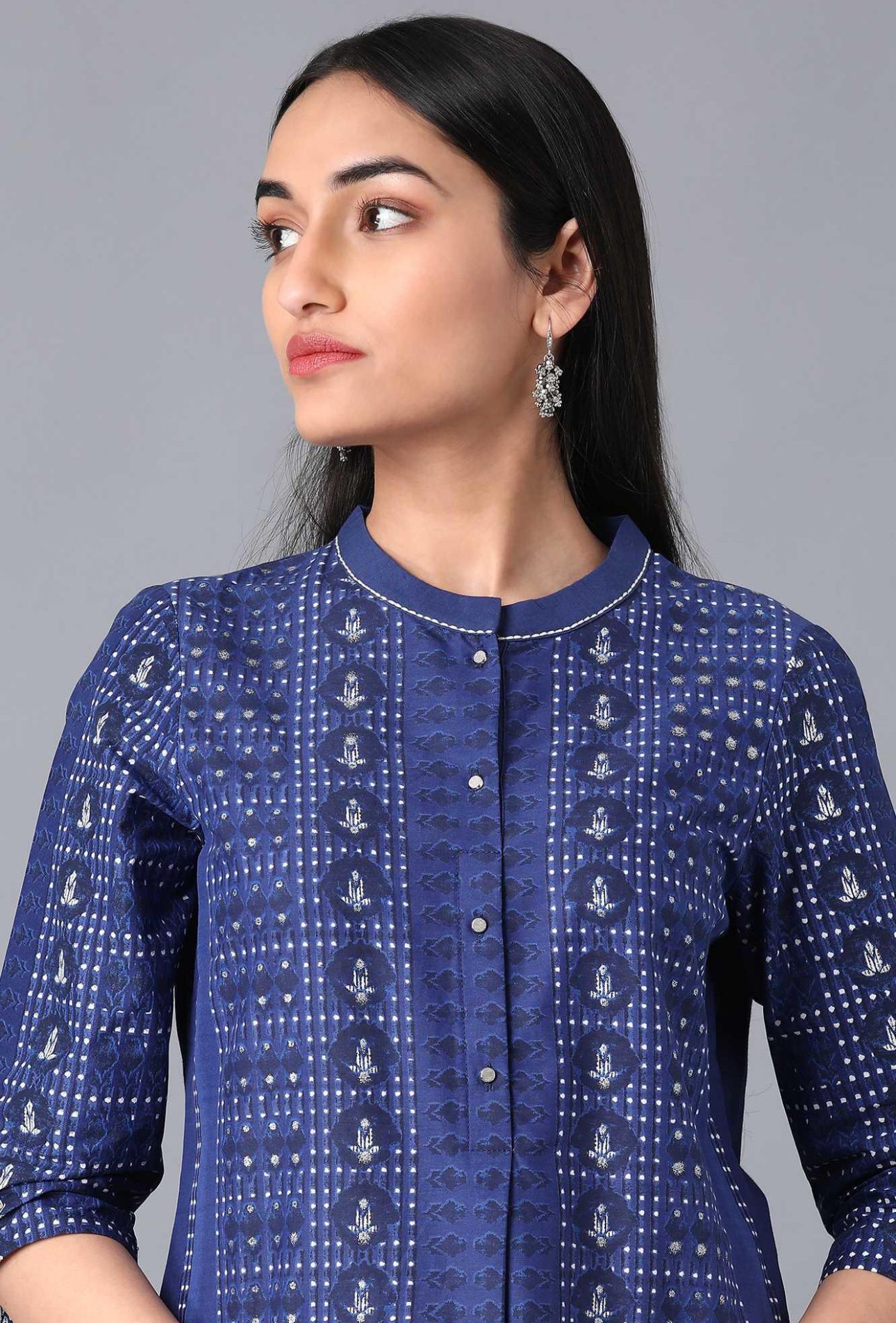 Blue Cotton Printed kurta in Mandarin Collar in Berlin