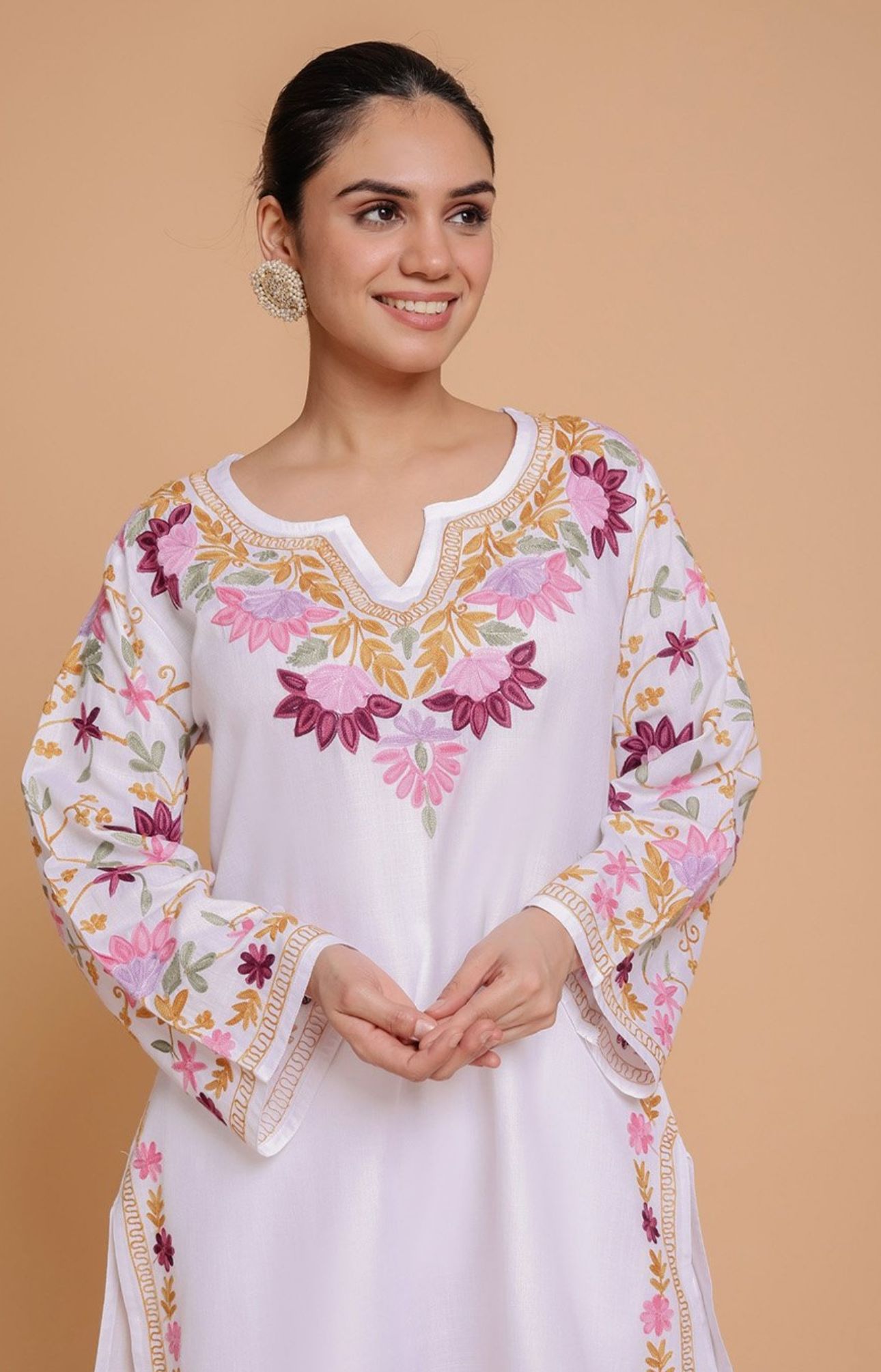 Floral Embroidered Notch Neck Cotton Straight Kurta in Munich