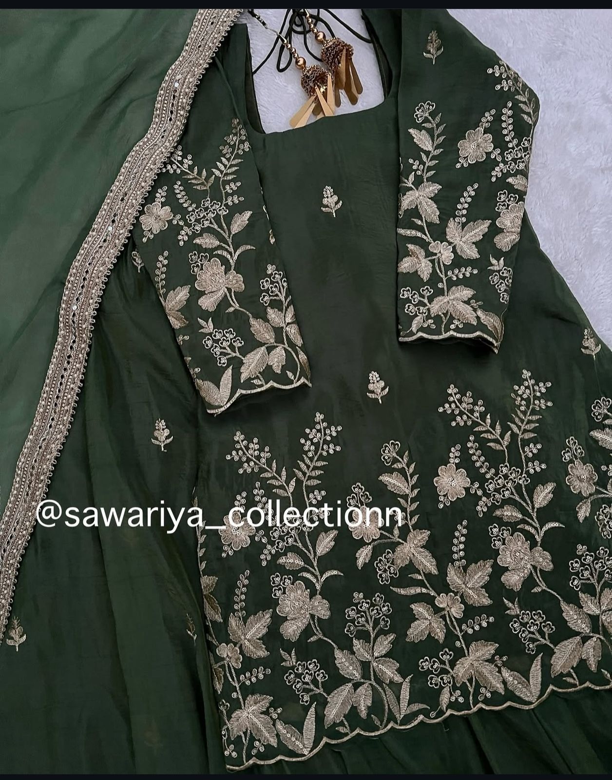 Unique Chinon Suit silk in Germany