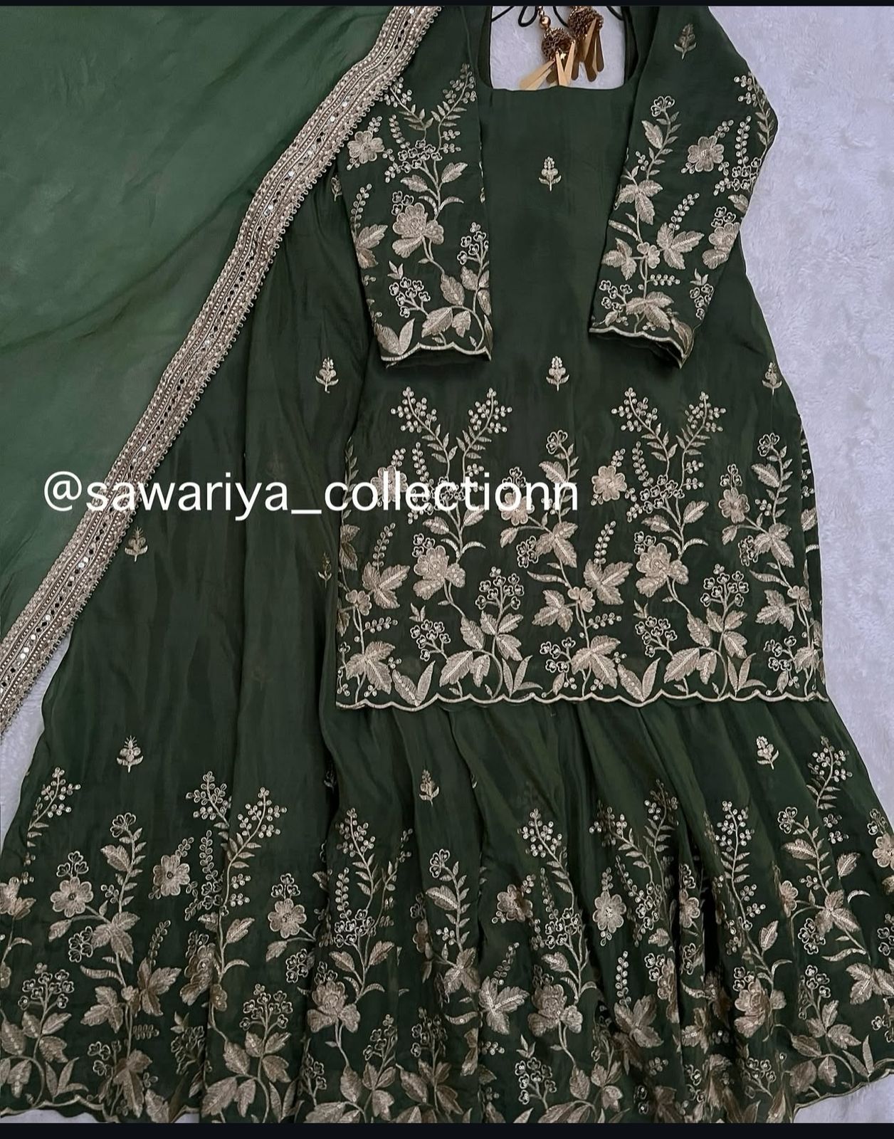Unique Chinon Suit silk in Germany