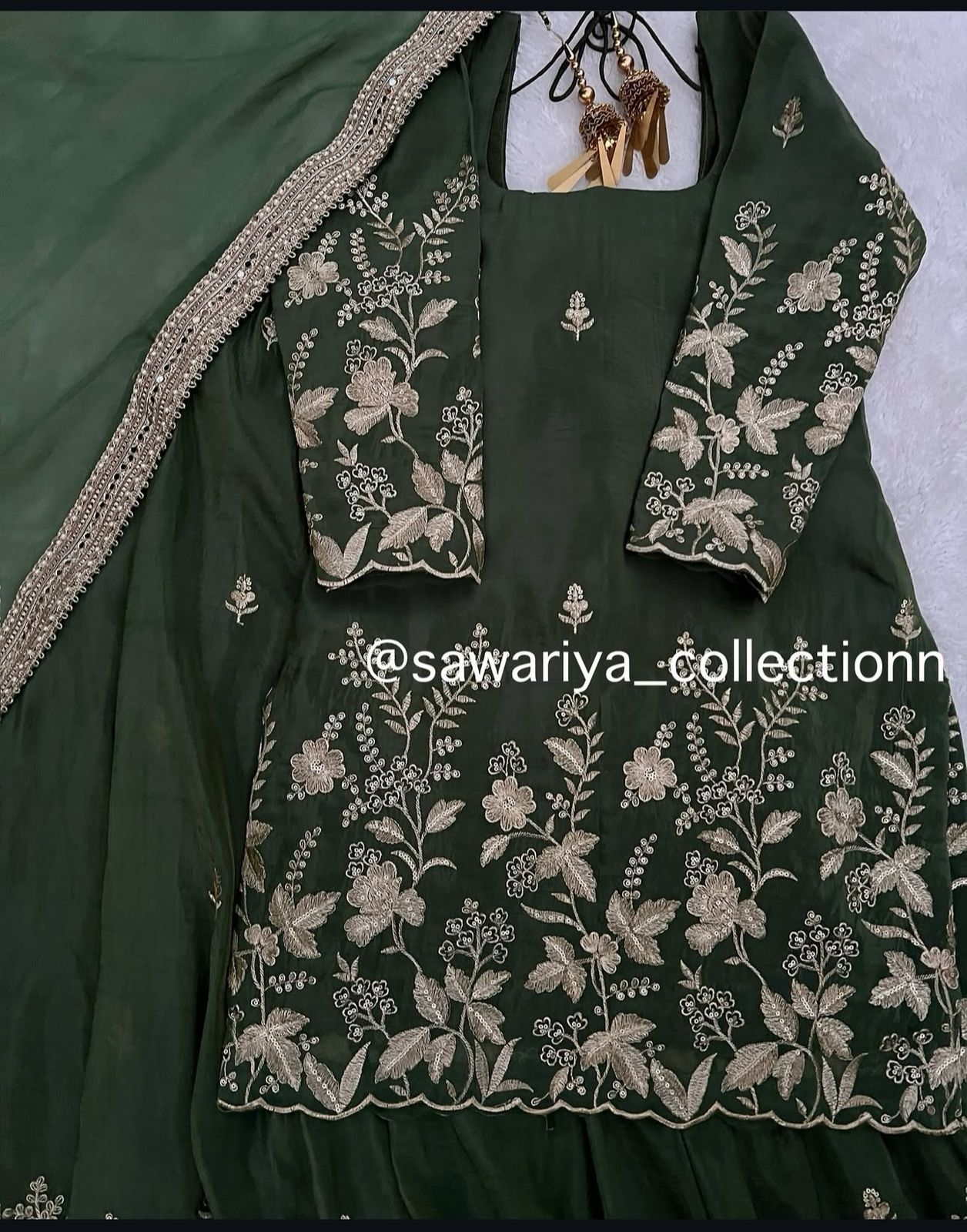 Unique Chinon Suit silk in Germany