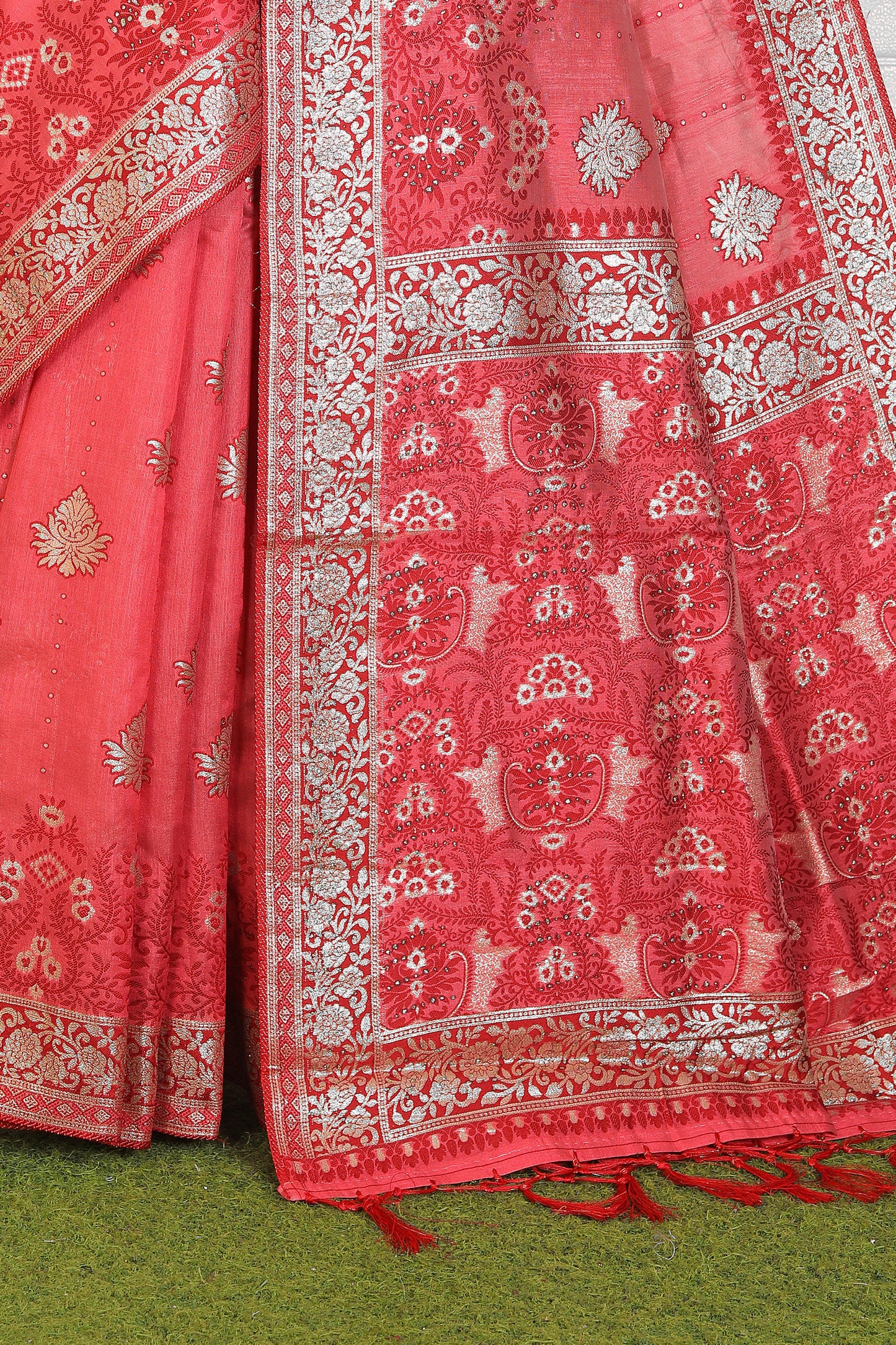 Woven Silk Blend Saree in Germany