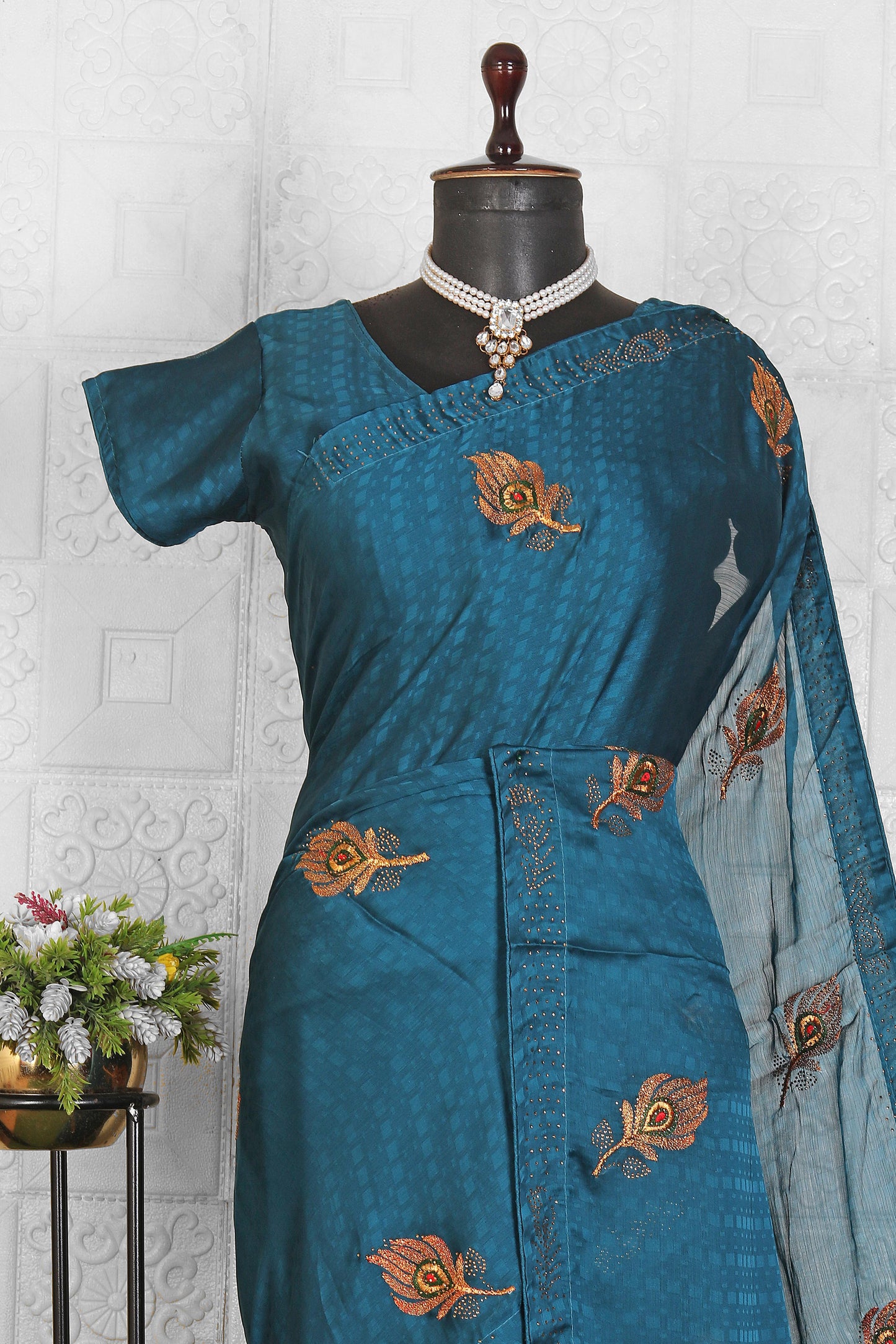 Embroidered Chiffon Saree in Berlin