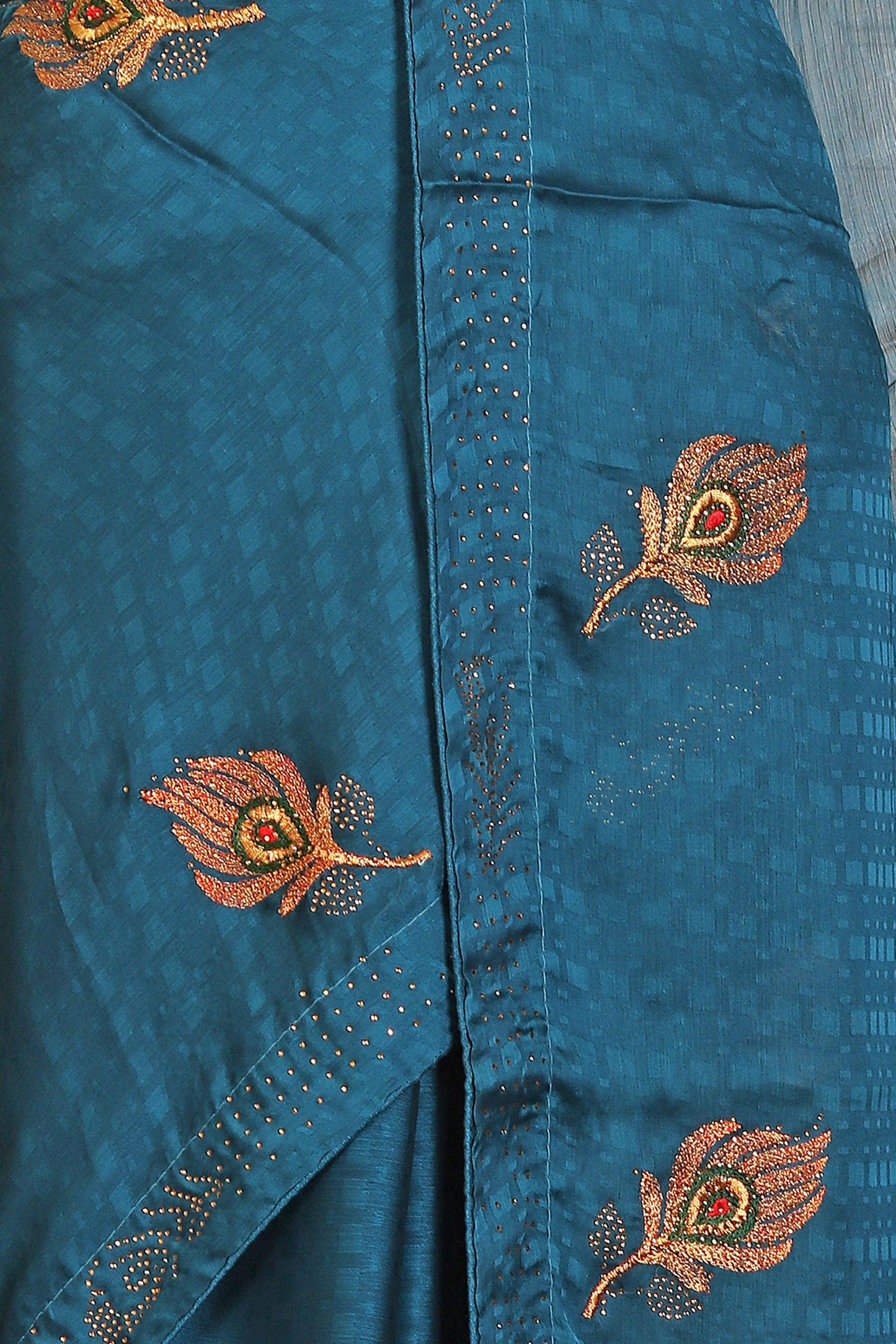Embroidered Chiffon Saree in Berlin