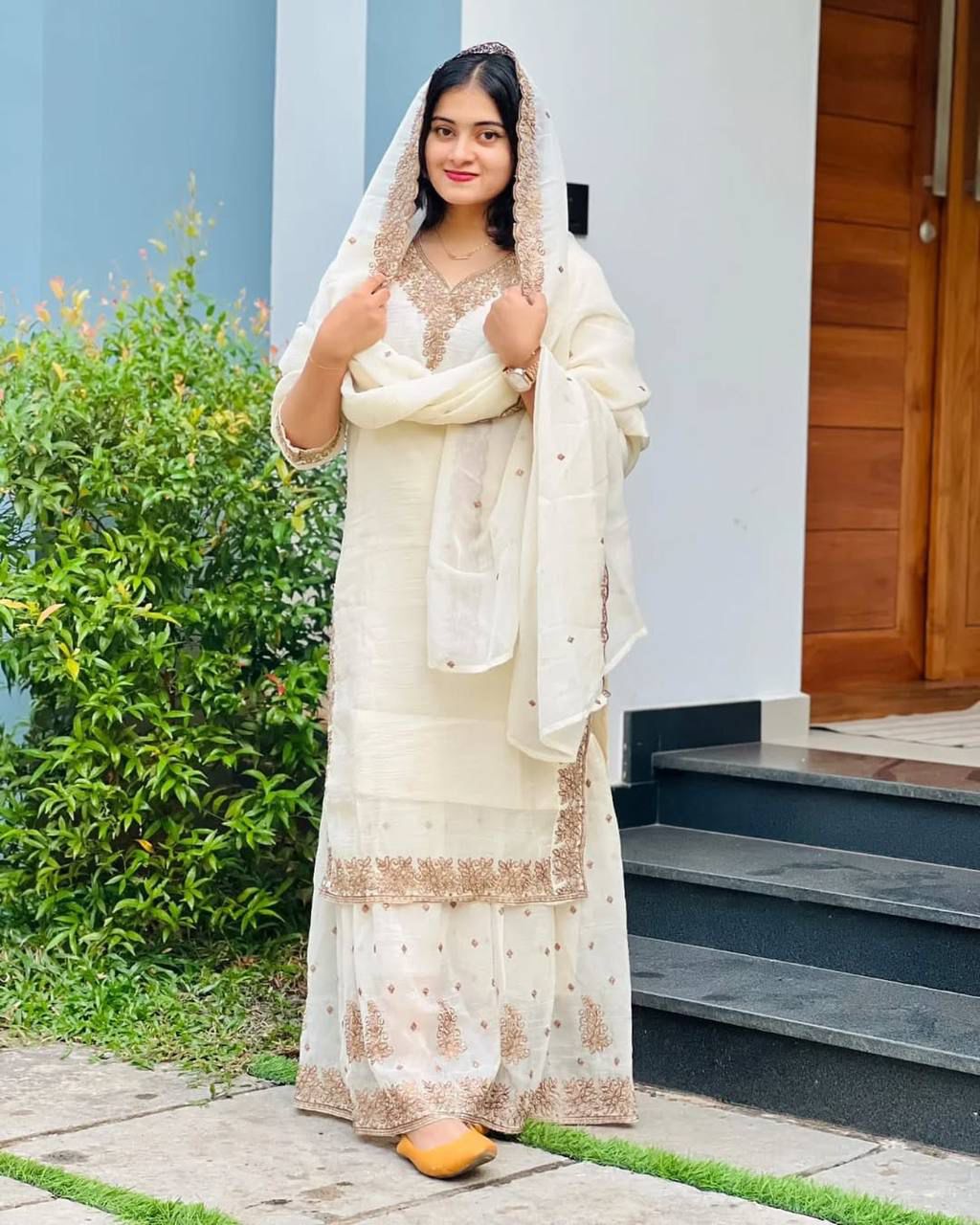 Party Wear Look Top-Dupatta and Fully Stiched Bottom Suit Set in Berlin