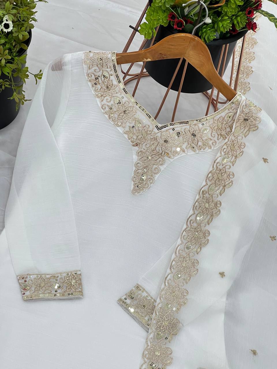Party Wear Look Top-Dupatta and Fully Stiched Bottom Suit Set in Berlin