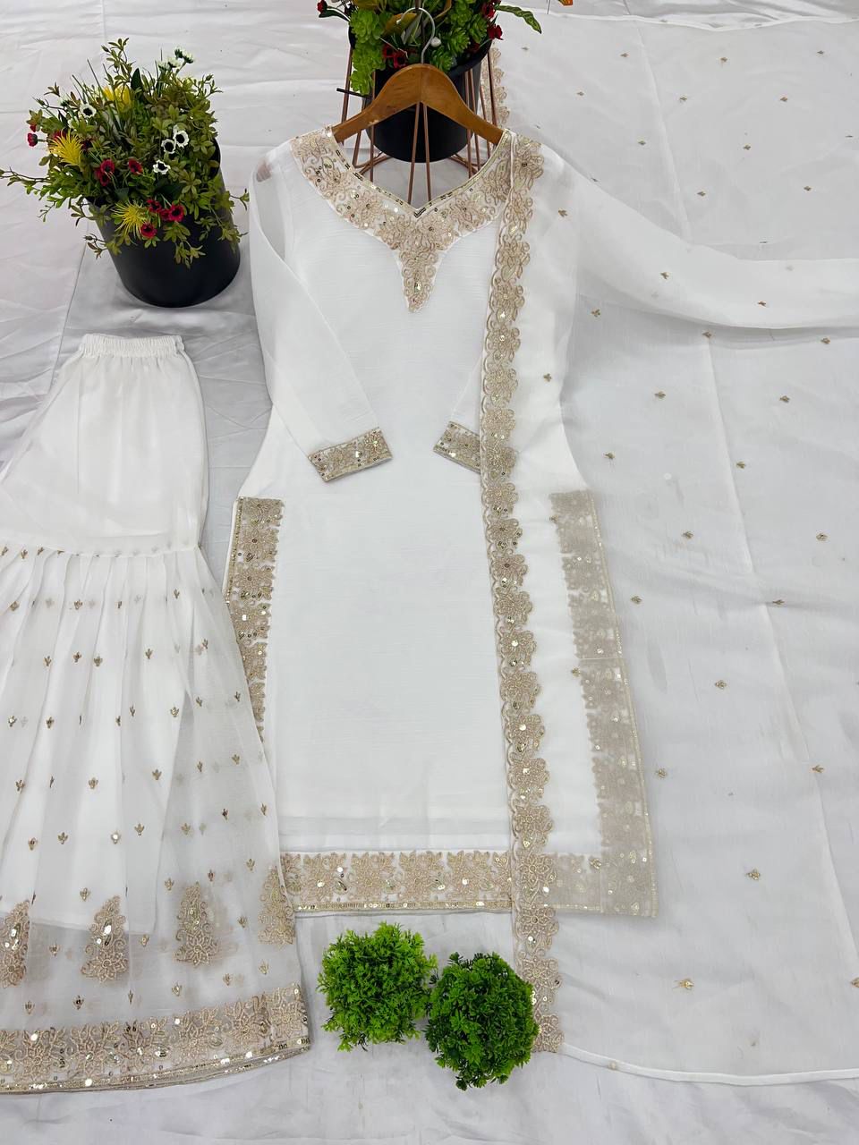 Party Wear Look Top-Dupatta and Fully Stiched Bottom Suit Set in Berlin