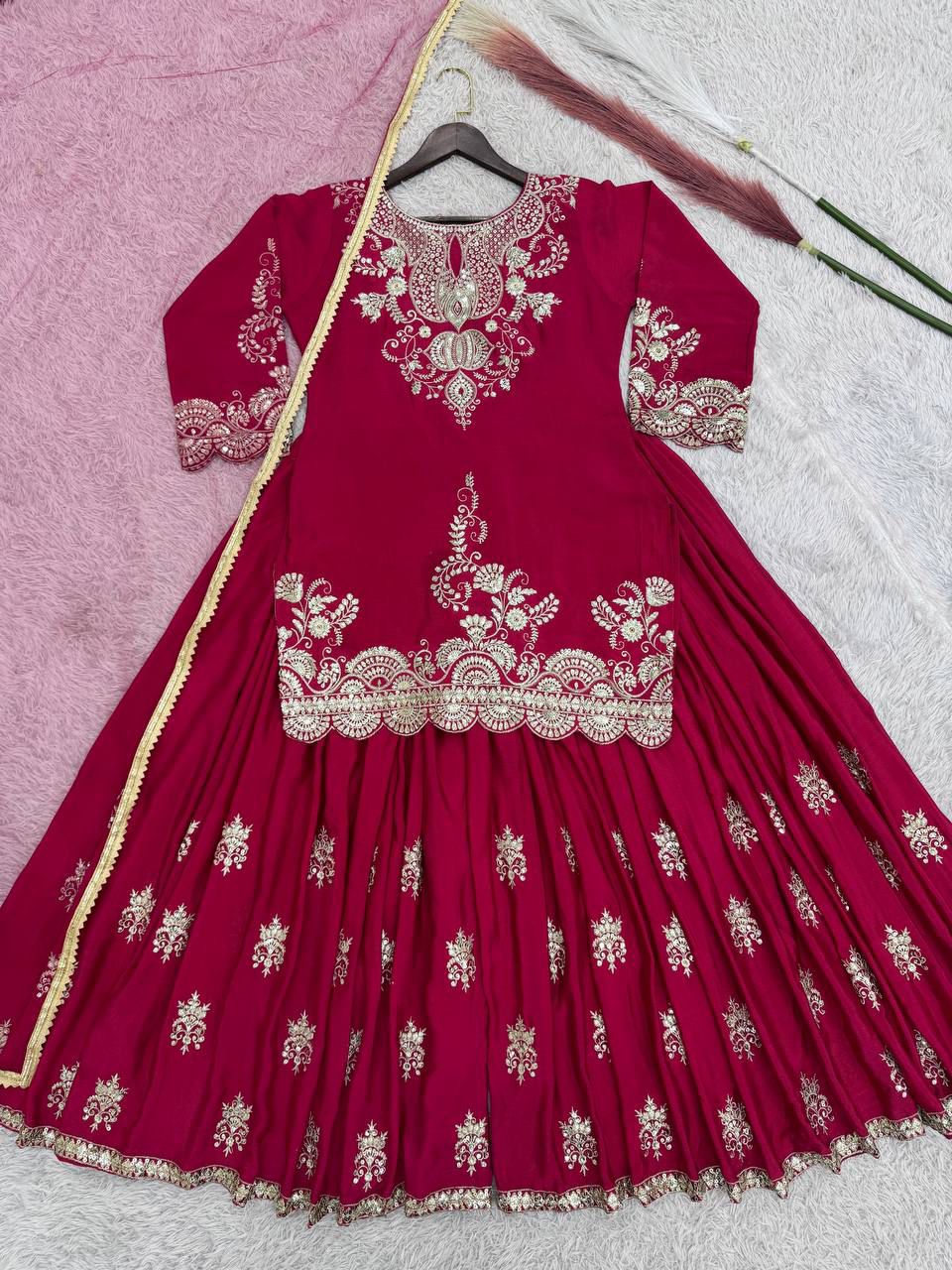 FANCY KURTI WITH BEAUTIFUL FLAIRED PLAZZO AND DUPATTA IN GERMANY