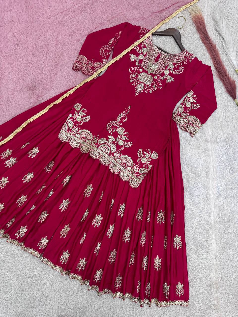 FANCY KURTI WITH BEAUTIFUL FLAIRED PLAZZO AND DUPATTA IN GERMANY