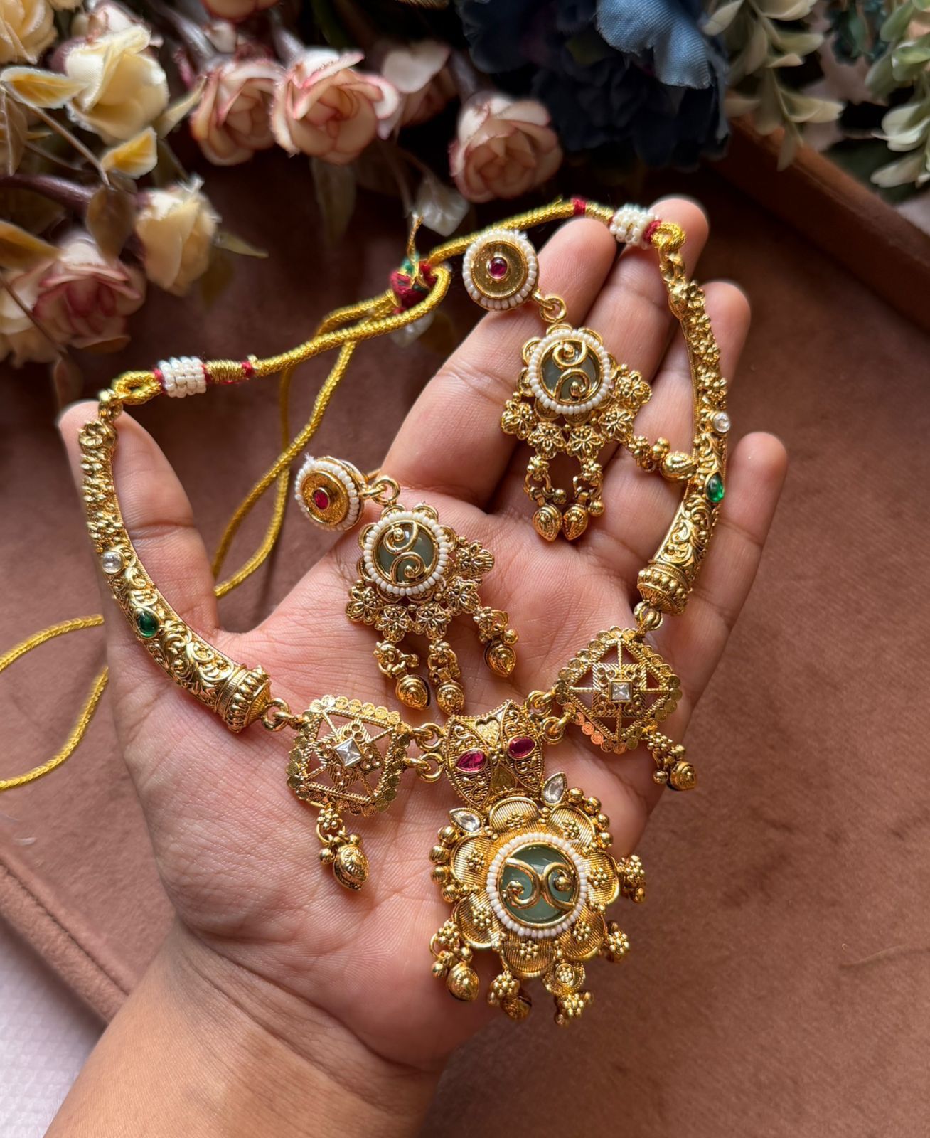 Traditional Antique Gold Plated Choker Jewelry Set for Women in Germany