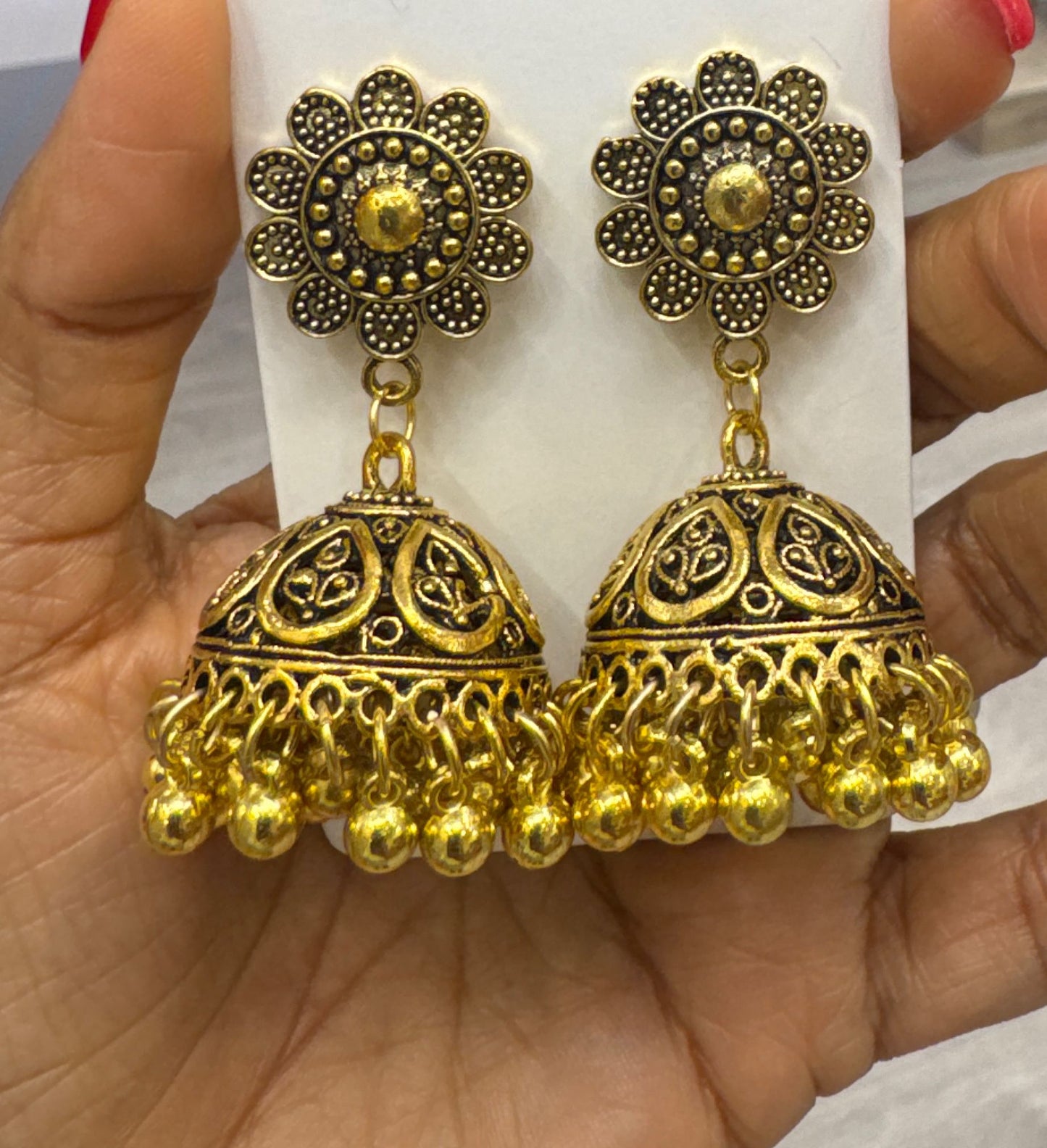 Traditional Elegance Gold Jhumka Earrings in Munich