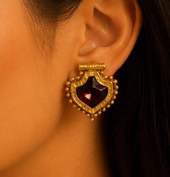 Traditional Gold-Plated Pendant Necklace Set in Germany