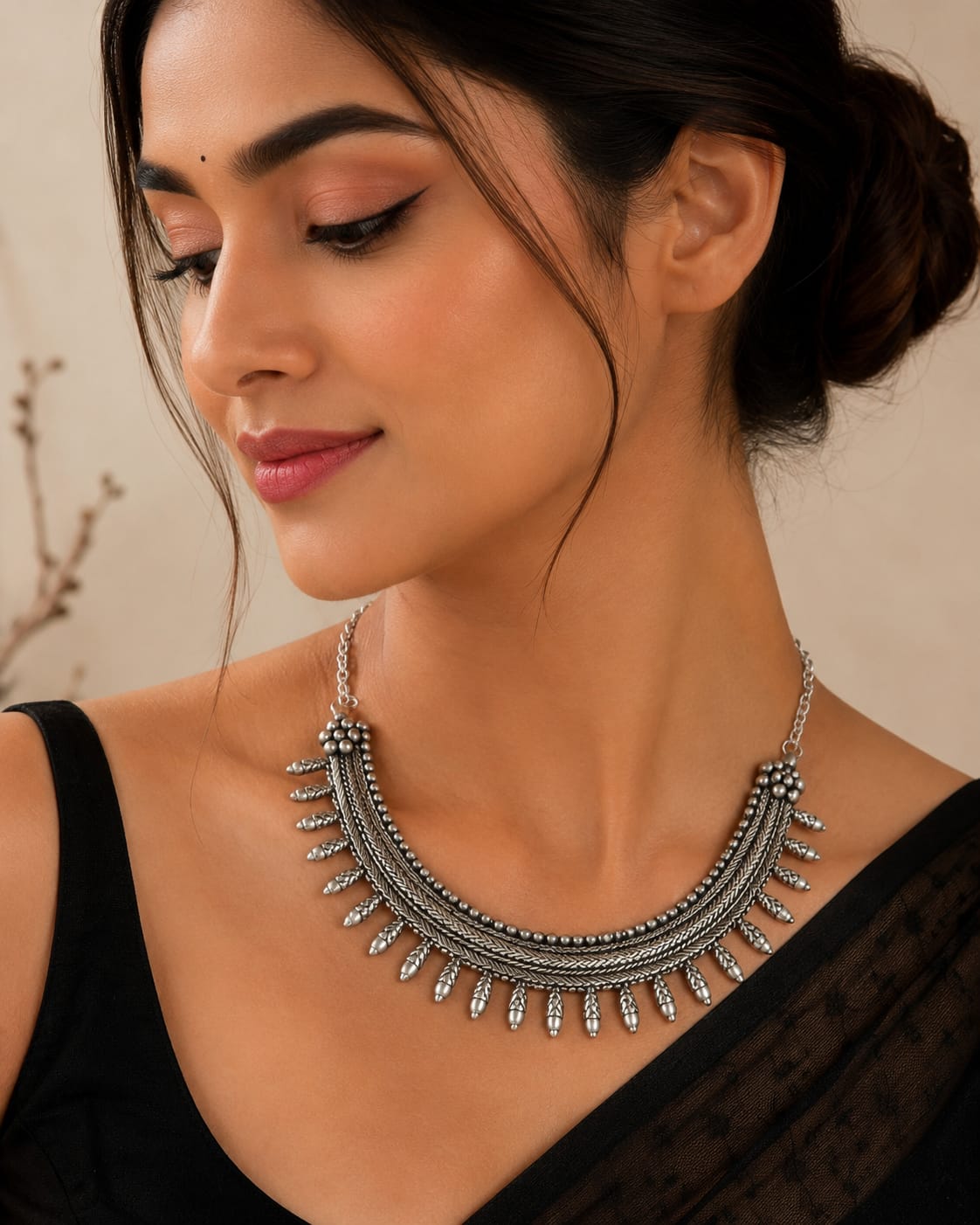 Elegant Oxidized Silver Choker Necklace in Germany
