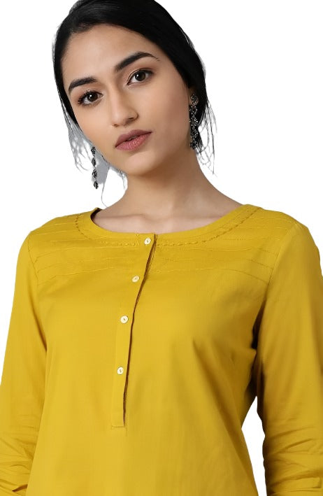 Mustard Yellow Round Neck Solid kurta in Essen
