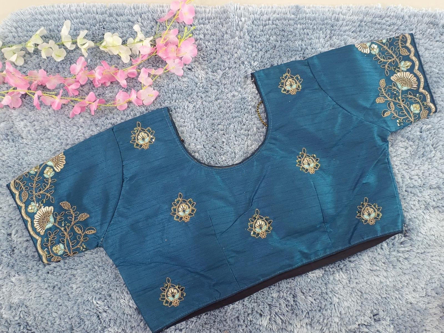 Slim Fit Blouse in Essen