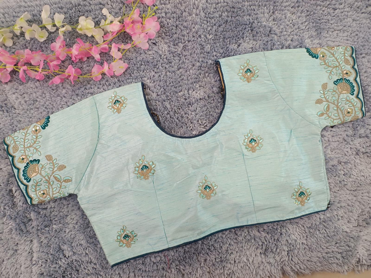 Slim Fit Blouse in Essen