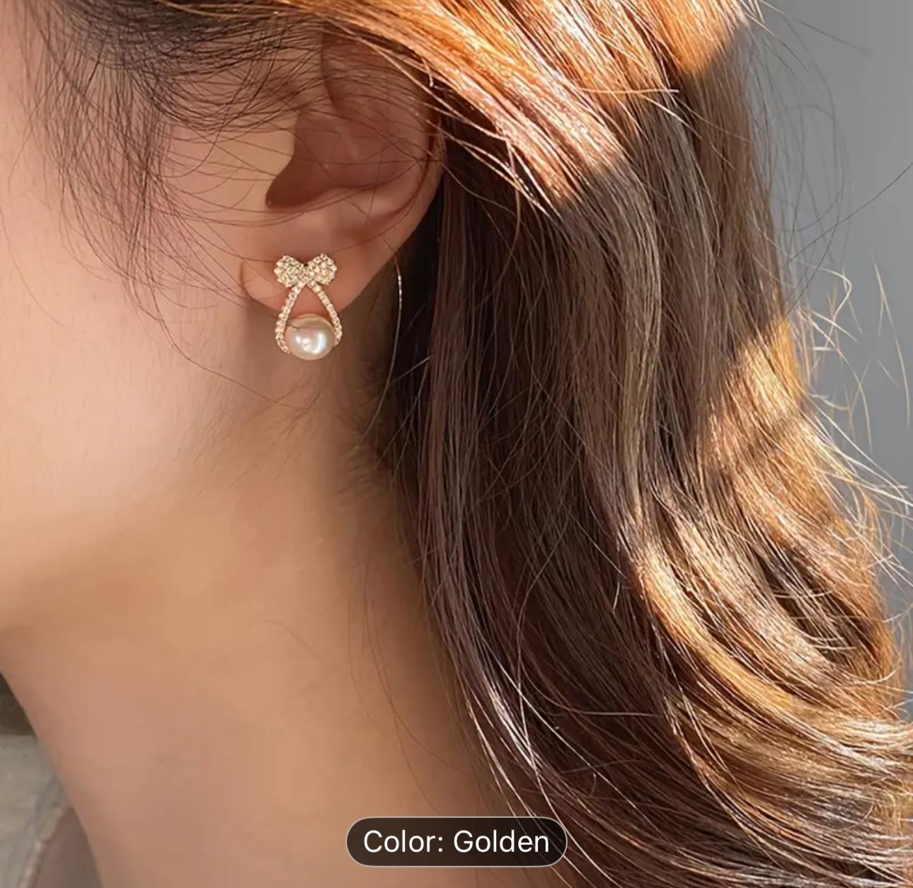 FASHIONABLE WESTERN STYLISH PRINCESS WHITE PEARL STUD EARRINGS IN BERLIN