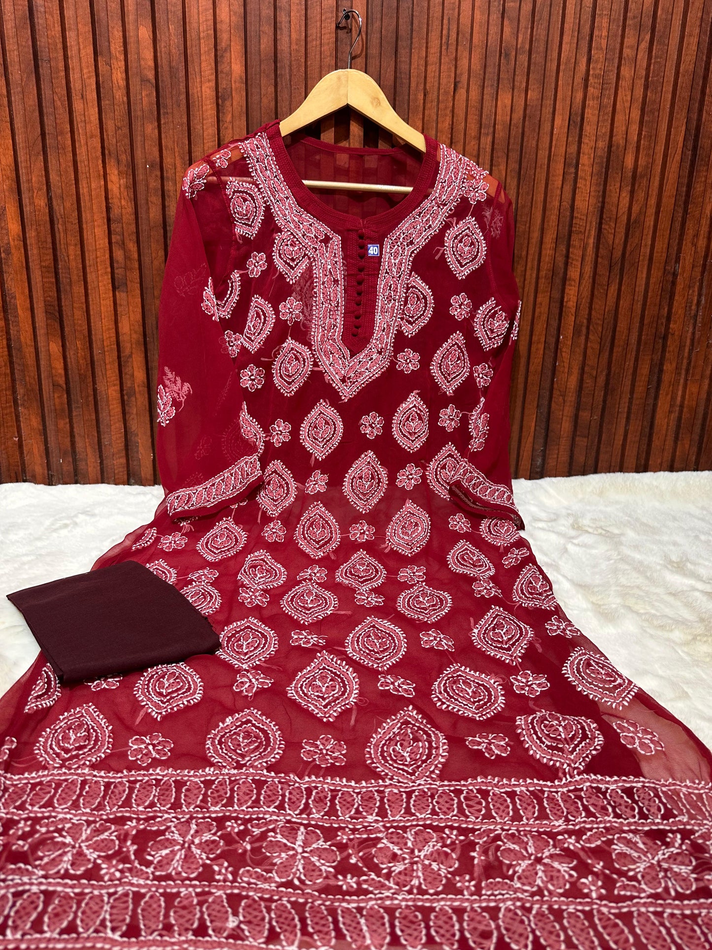 Ethnic Women's Georgette Chikankari Embroidery Straight Kurta in Berlin