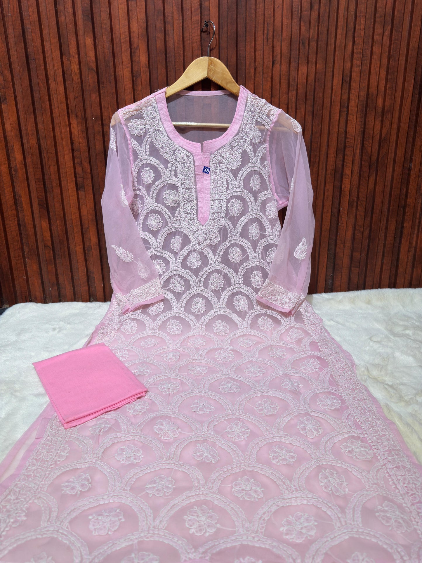 Ethnic Women's Georgette Chikankari Embroidery Straight Kurta in Berlin