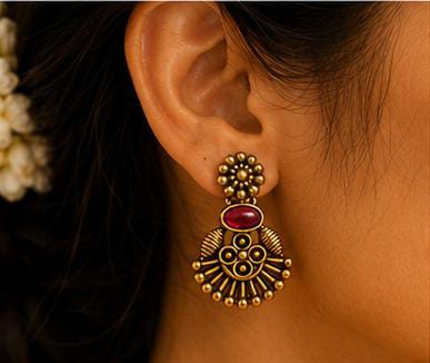 Traditional Antique Gold-Plated Kemp Stone Necklace Set with Matching Drop Earrings in Germany