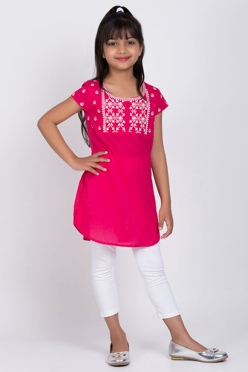 Pink Cotton Solid Kurta Leggings Set in Berlin