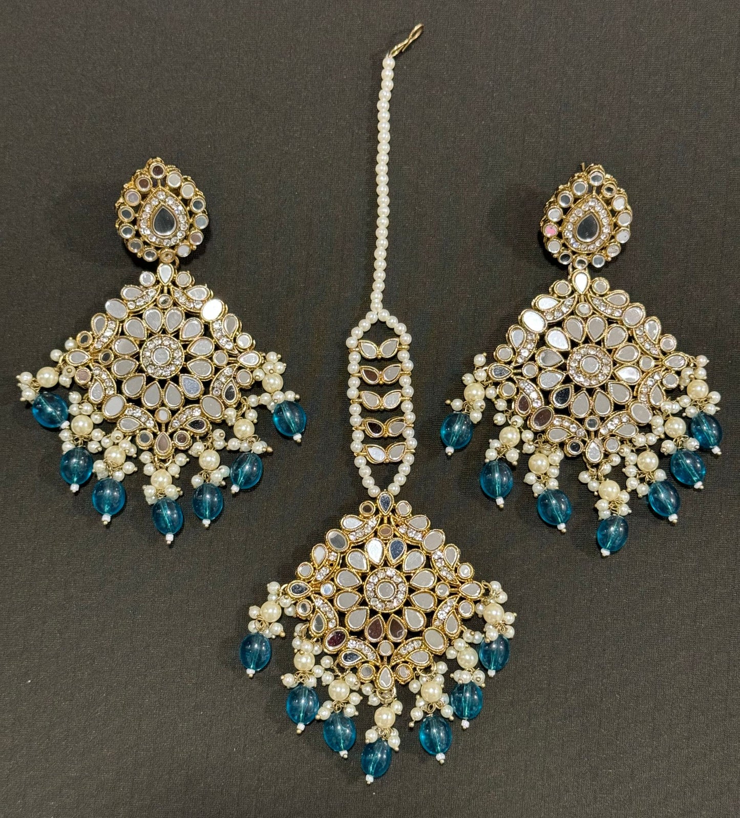 Mirror Kundan Earrings With Maang Tikka