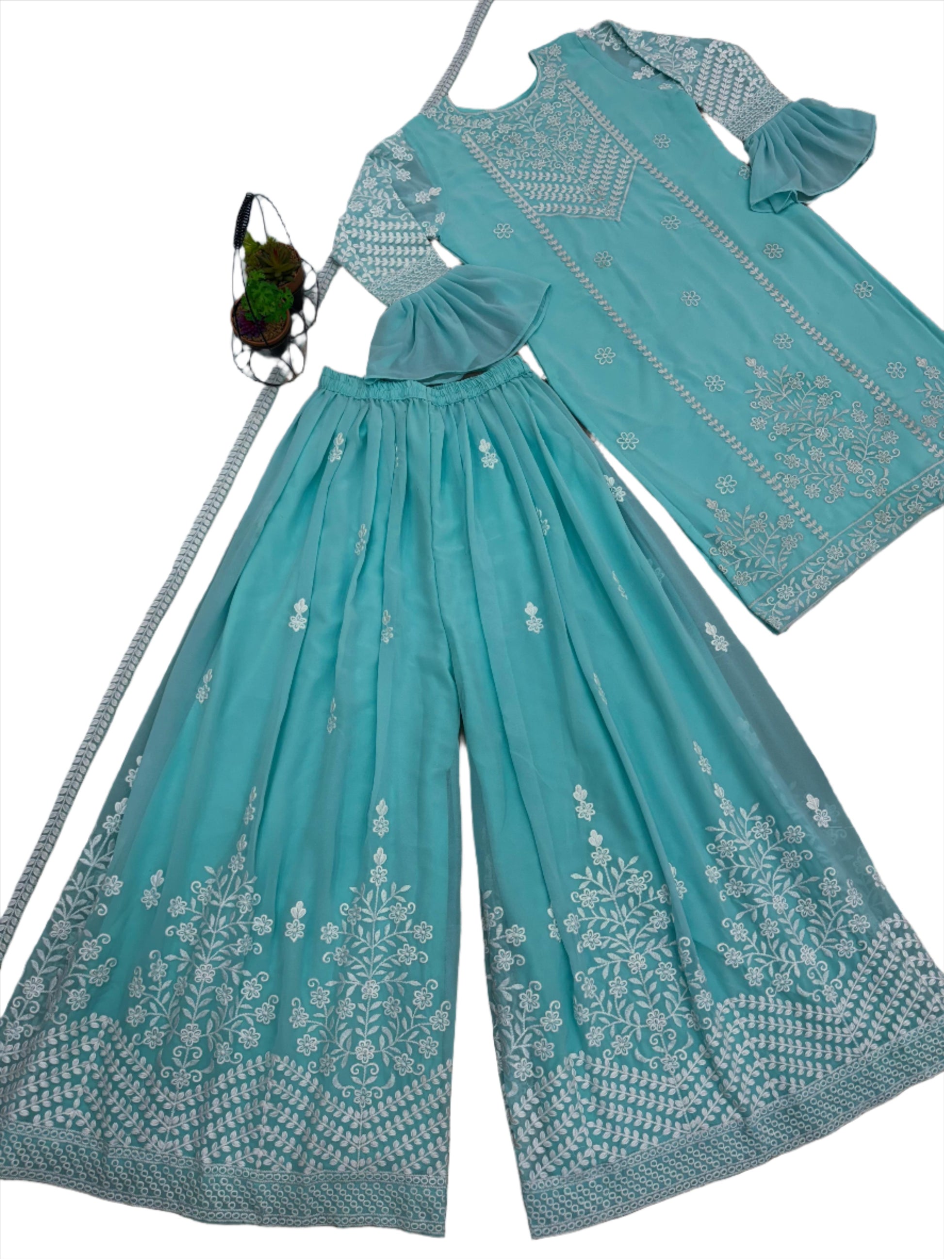 Heavy Embroidery Thread Work Outfit In Germany