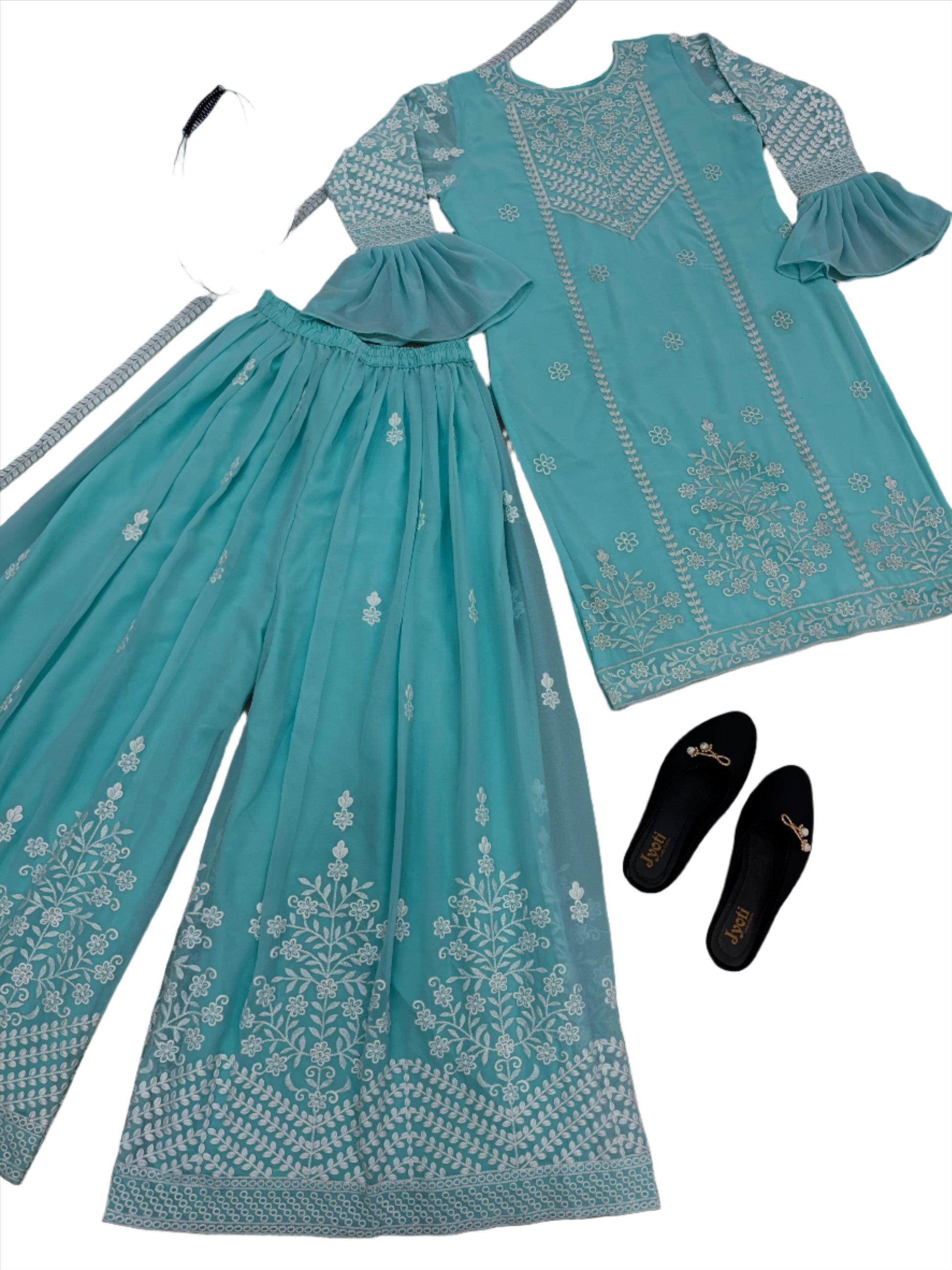 Heavy Embroidery Thread Work Outfit In Germany