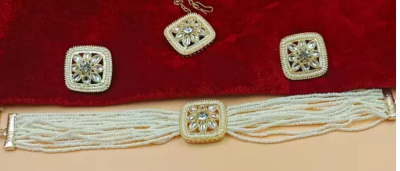 Pearl Choker With Mangtikka