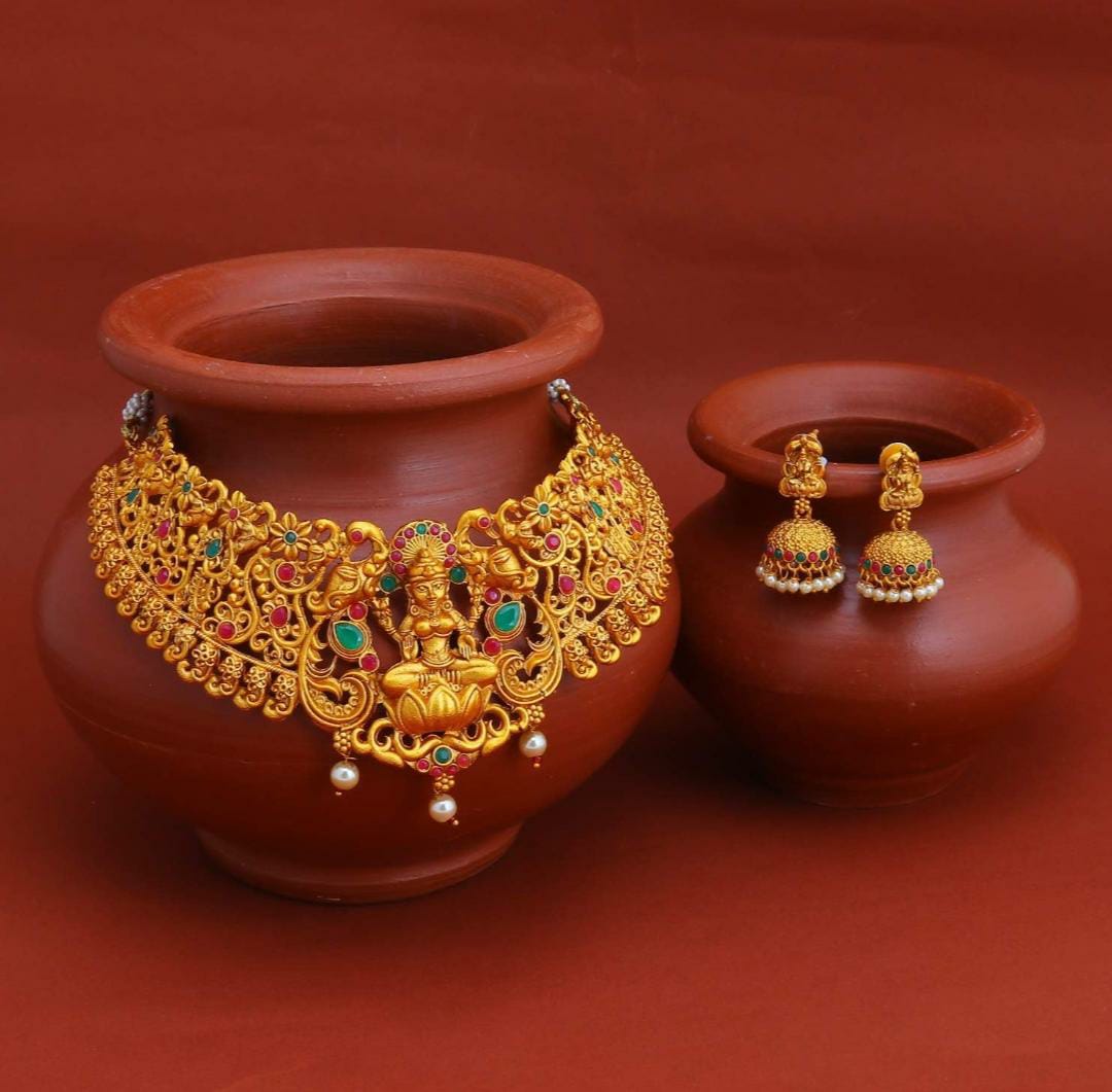 Gold Plated Temple Jewellery Goddess Laxmi Choker Necklace Set for Women