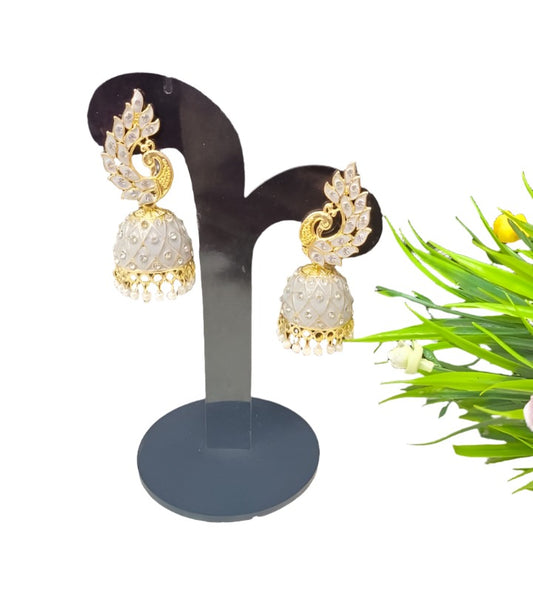 Latest Stylish Golden Jhumki & Kundan Earrings For Girls & Women