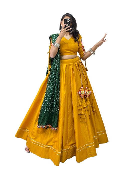Lehenga Choli (komplett genäht)