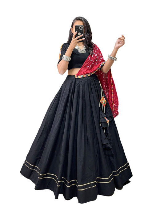 Lehenga Choli (komplett genäht)