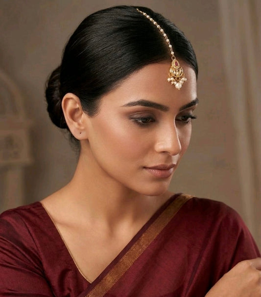 Gold-Plated Kundan Studded & Pearls Beaded Matha Tikka