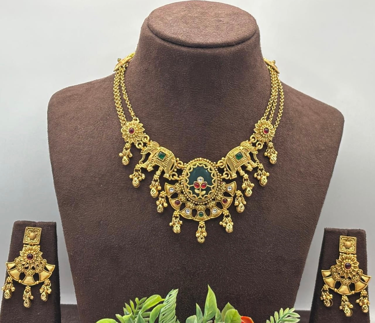 Traditional Antique Gold Plated Choker Jewelry Set for Women in Germany (Onam Special)