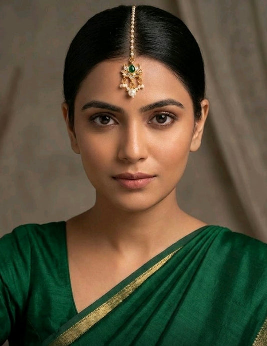 Gold-Plated Kundan Studded & Pearls Beaded Matha Tikka