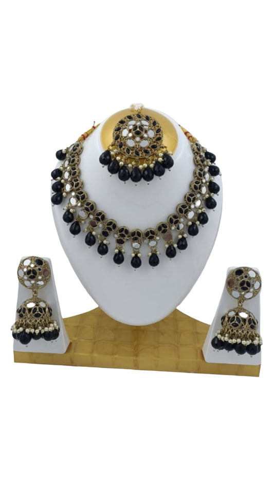 Mirror Necklace earring with Mangtika in Hamburg
