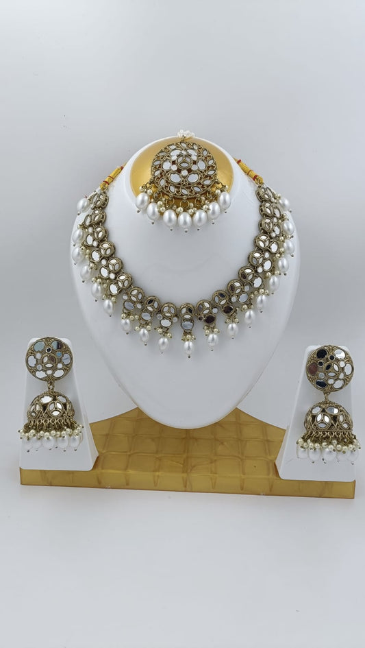 Mirror Necklace earring with Mangtika in Hamburg