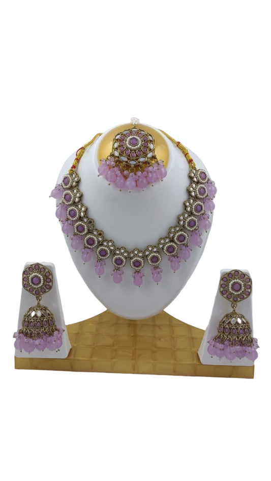 Mirror Necklace with Earring and Mangtika in Hamburg