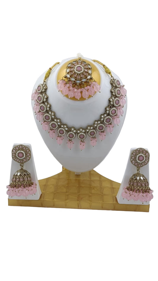 Mirror Necklace with Earring and Mangtika in Hamburg