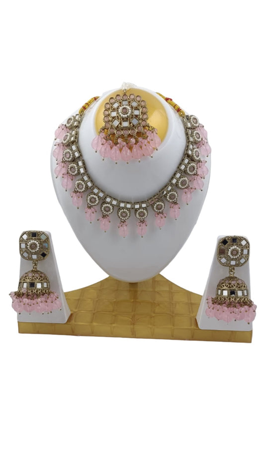 Mirror Necklace With earring and Mangtika in Hamburg