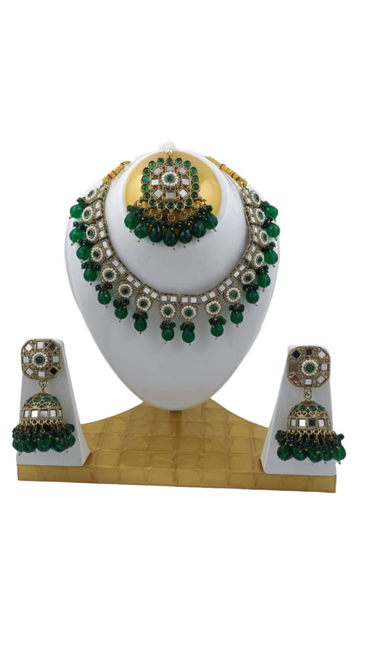 Mirror Necklace With earring and Mangtika in Hamburg