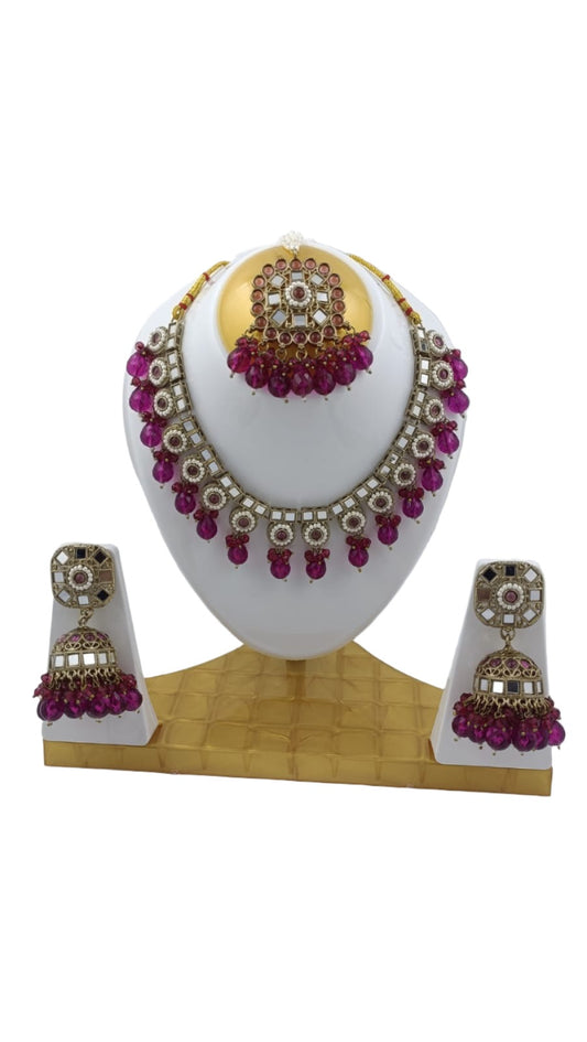 Mirror Necklace With earring and Mangtika in Hamburg