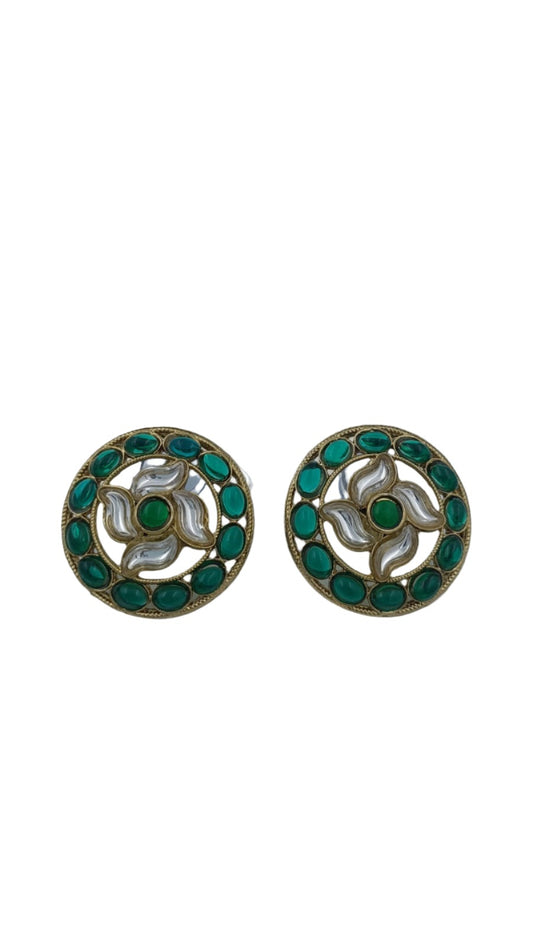 Kundan Stud Earring in Hamburg