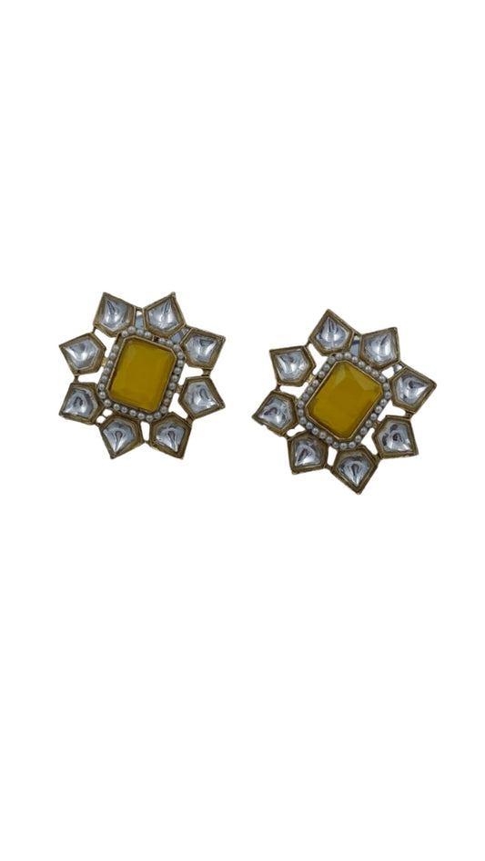 Kundan Stud Earring in Essen