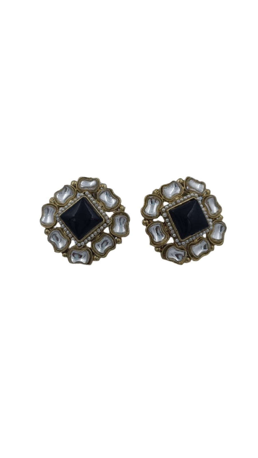 Kundan Stud Earring in Munich