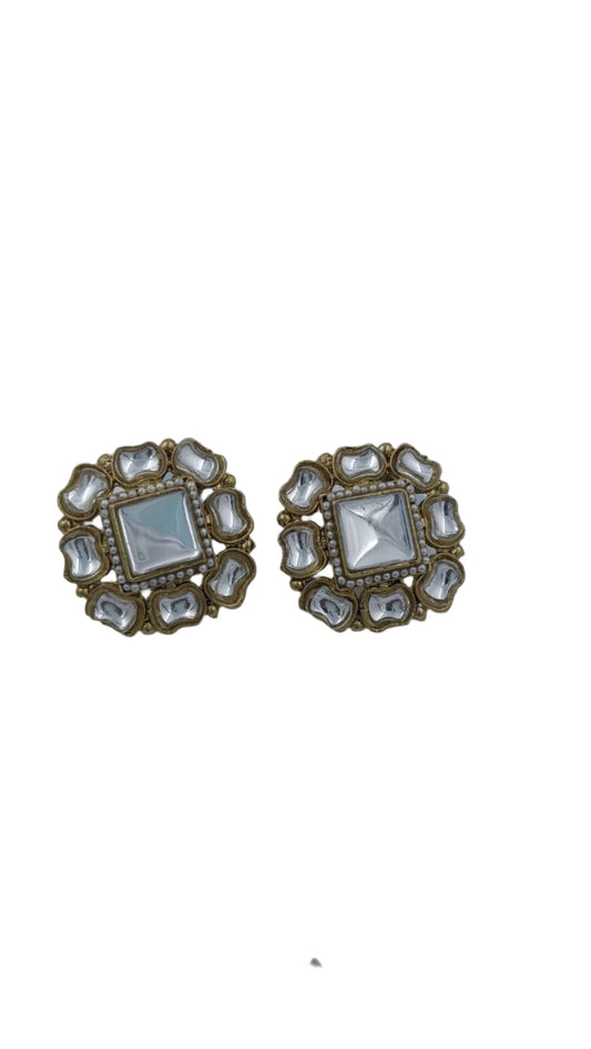 Kundan Stud Earring in Munich